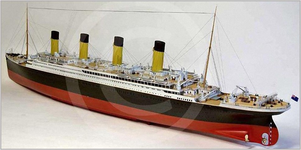 Seitenansicht Titanic-Modell
